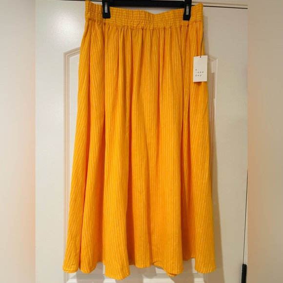Spring Skirt-Target
Size:Large
White and yellow stripes - Picture 2 of 5